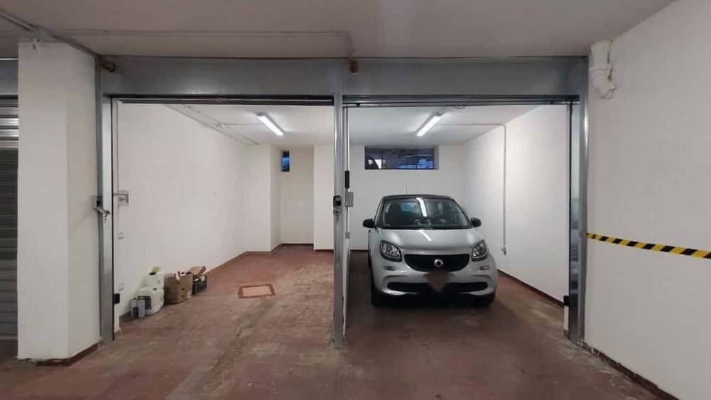 Box / garage a Salerno in Via Claudio Guerdile, 25 - Foto 3