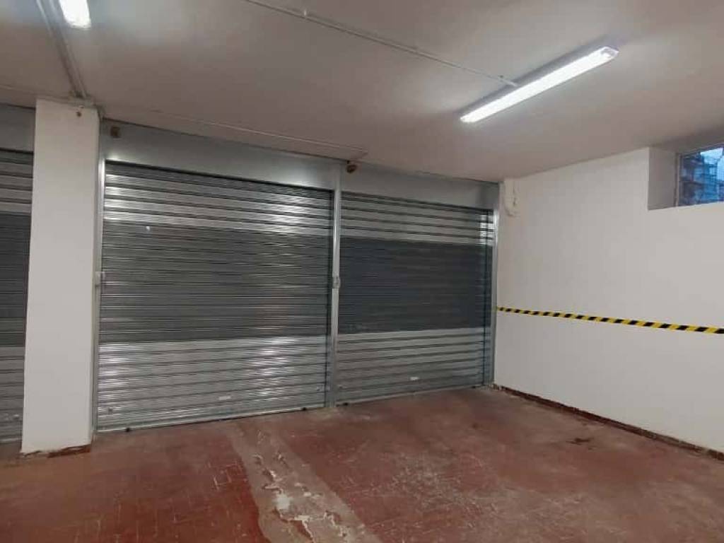 Box / garage a Salerno in Via Claudio Guerdile, 25 - Foto 4