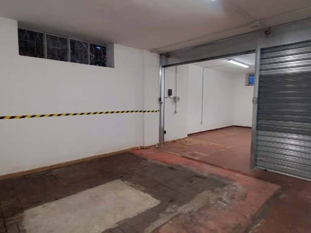 Box / garage a Salerno in Via Claudio Guerdile, 25 - Foto 5