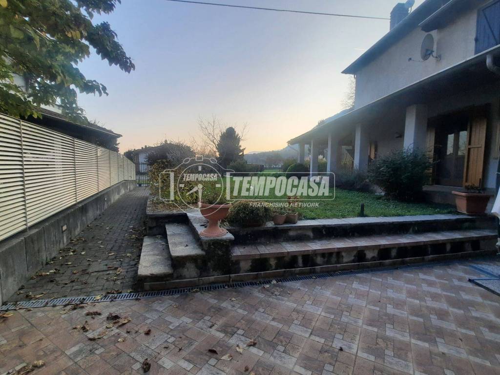 Villa a Borgofranco d'ivrea in Via Fratelli Savio - Foto 5
