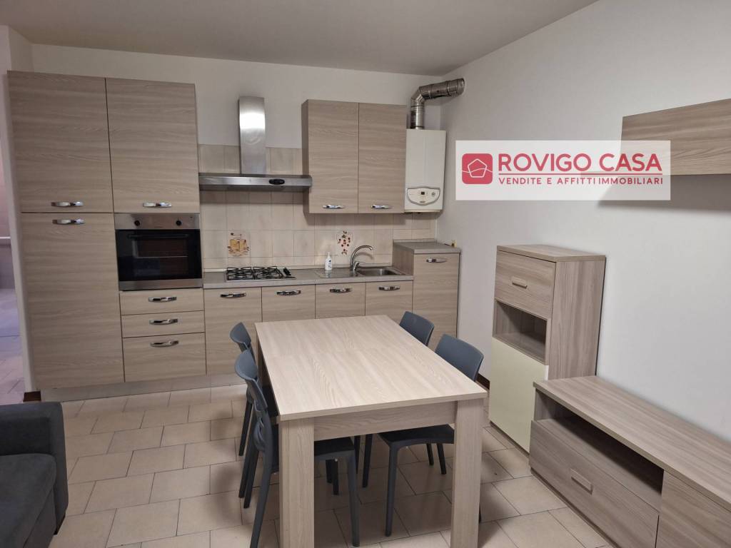 Appartamento a Rovigo in VIA E. F. FUSINATO, 35 - Foto 2