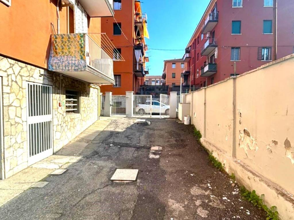 Box / garage a Bologna in Via Antonio Gandusio, 33 - Foto 4