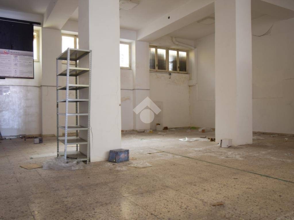 Immobile a Messina in Negozio Viale Della Libertà, 79 - Foto 5