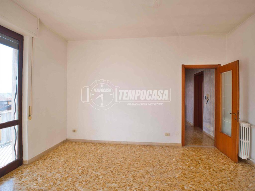 Appartamento a Galliate in Vicolo Bruno Buozzi - Foto 3