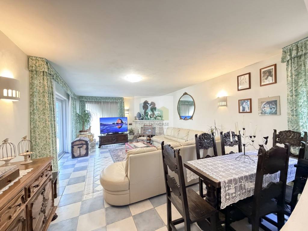 Villa a Forio in Via Francesco Calise, 90 - Foto 2