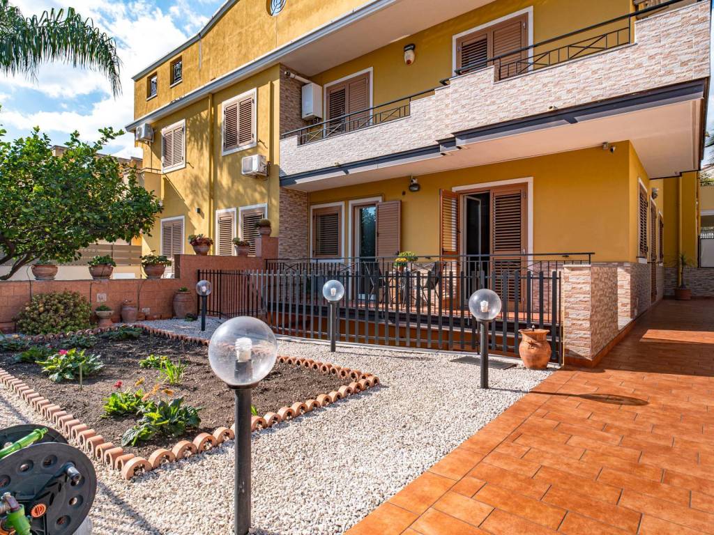 Villetta a schiera a Giarre in via don luigi sturzo, 213 - Foto 4