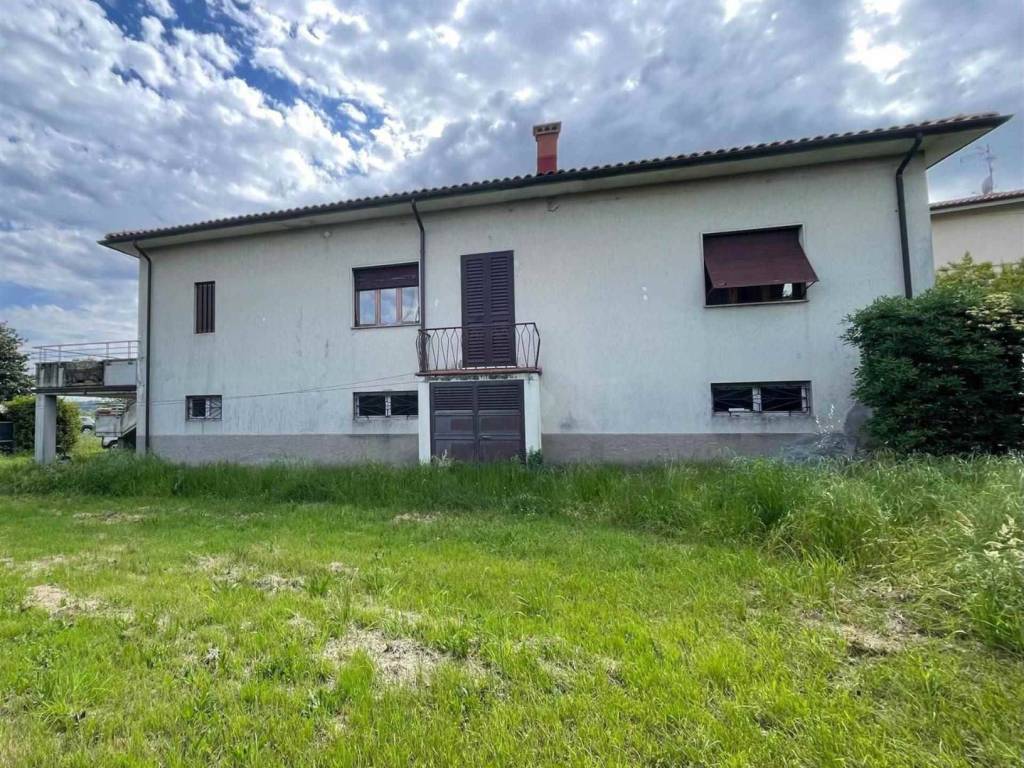 Casa indipendente a Pescia in via lucchese - Foto 5