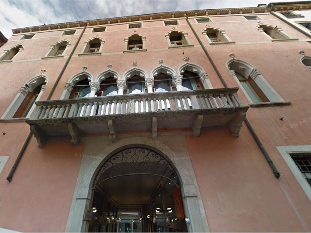 Appartamento a Vicenza in galleria del Pozzo Rosso, 13 - Foto 2