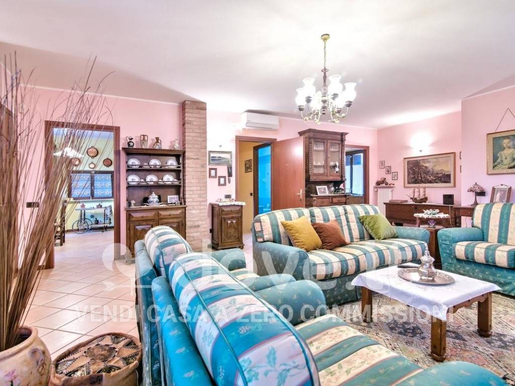 Villa a Belgioioso in Via Carducci, 15 - Foto 2