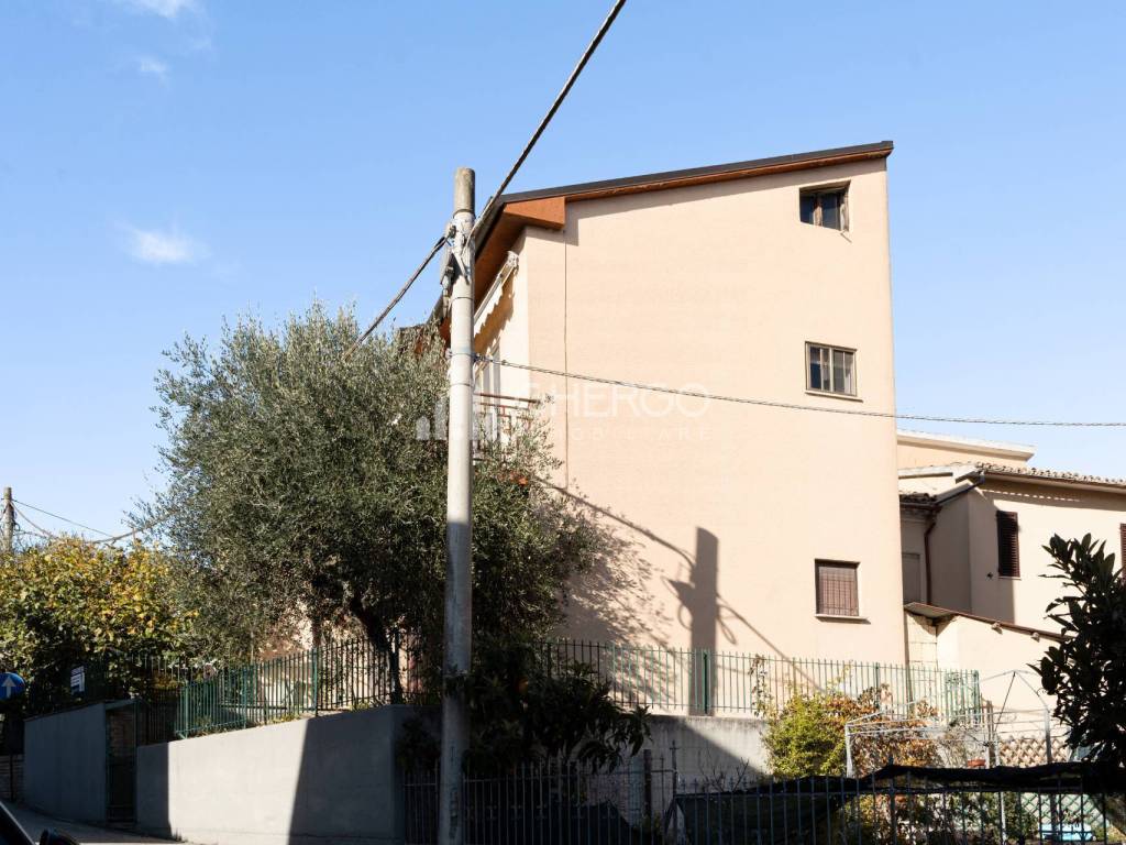 Casa indipendente a Osimo in via San Gennaro, 1 - Foto 2