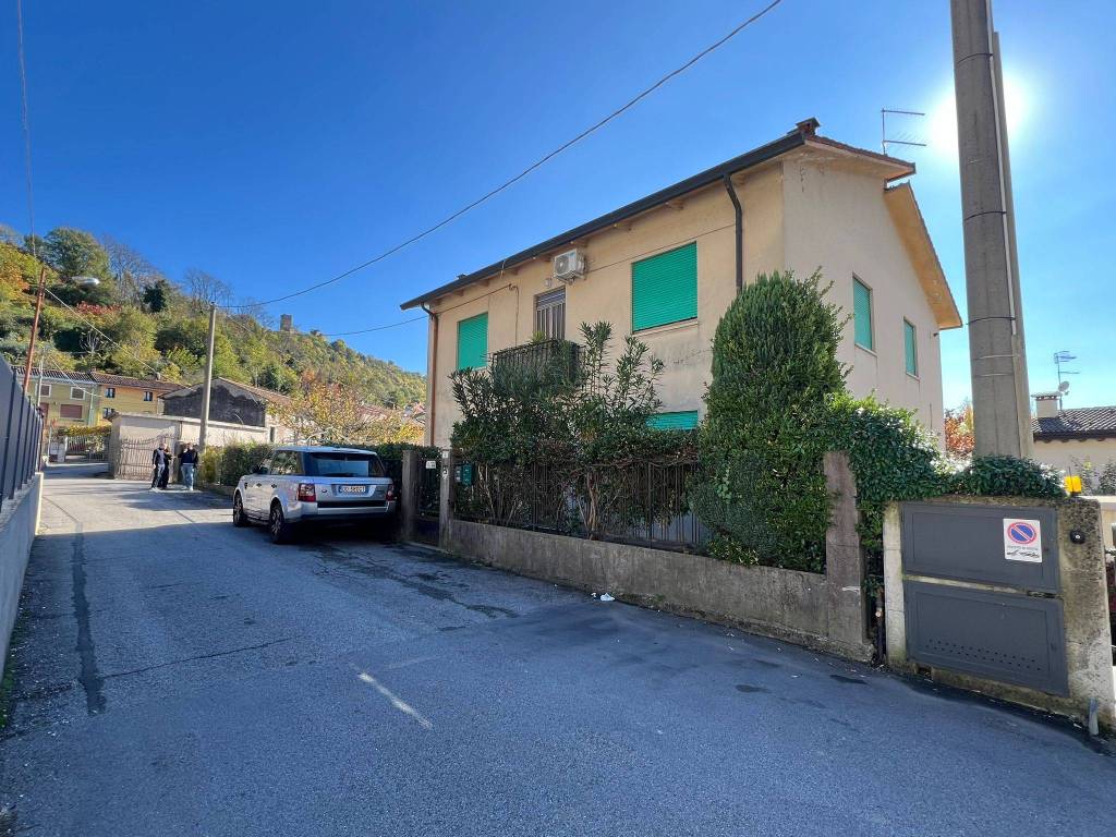 Appartamento a Montecchio maggiore in Via Pozzetto, 4 - Foto 2