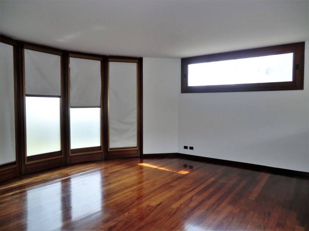 Appartamento a Erba in Via Como - Foto 3