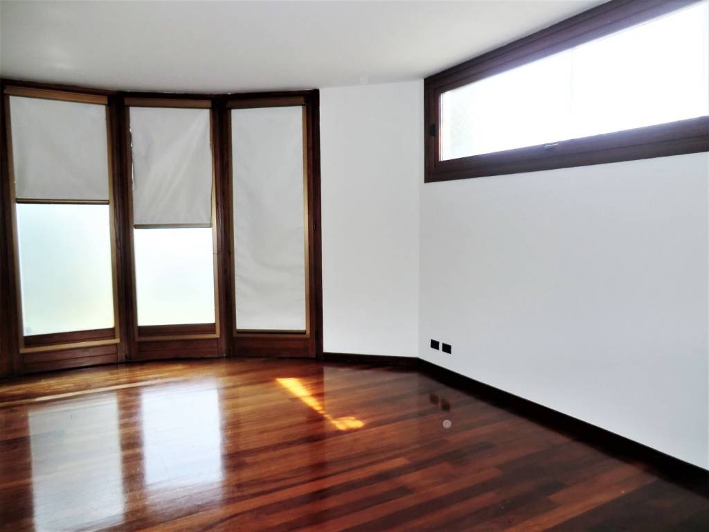 Appartamento a Erba in Via Como - Foto 4