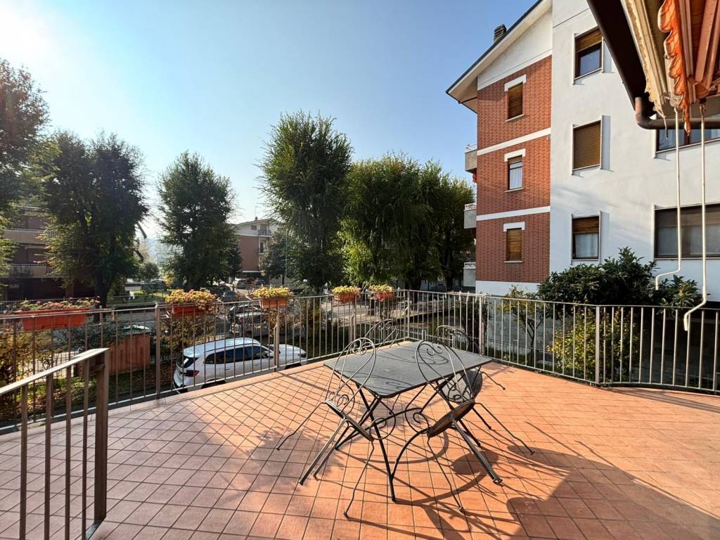 Appartamento a Canelli in Viale Risorgimento - Foto 2