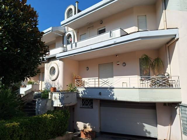 Villa a Caserta in Via Giovanni Amendola - Foto 2