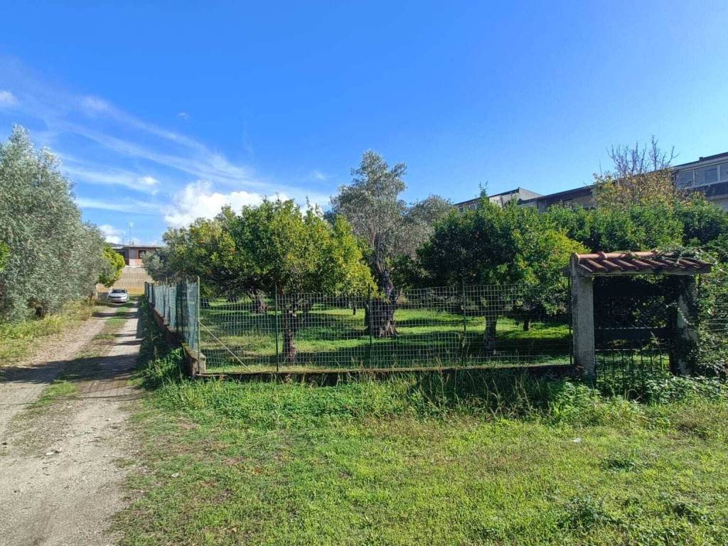 Terreno a Lamezia terme in Via Giuseppe Saragat - Foto 2