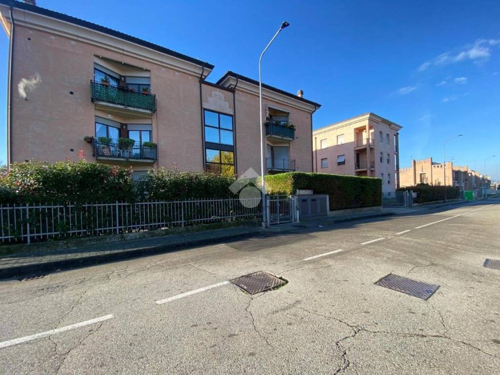 Villa a Collecchio in Via M. Battilocchi, 26 - Foto 2