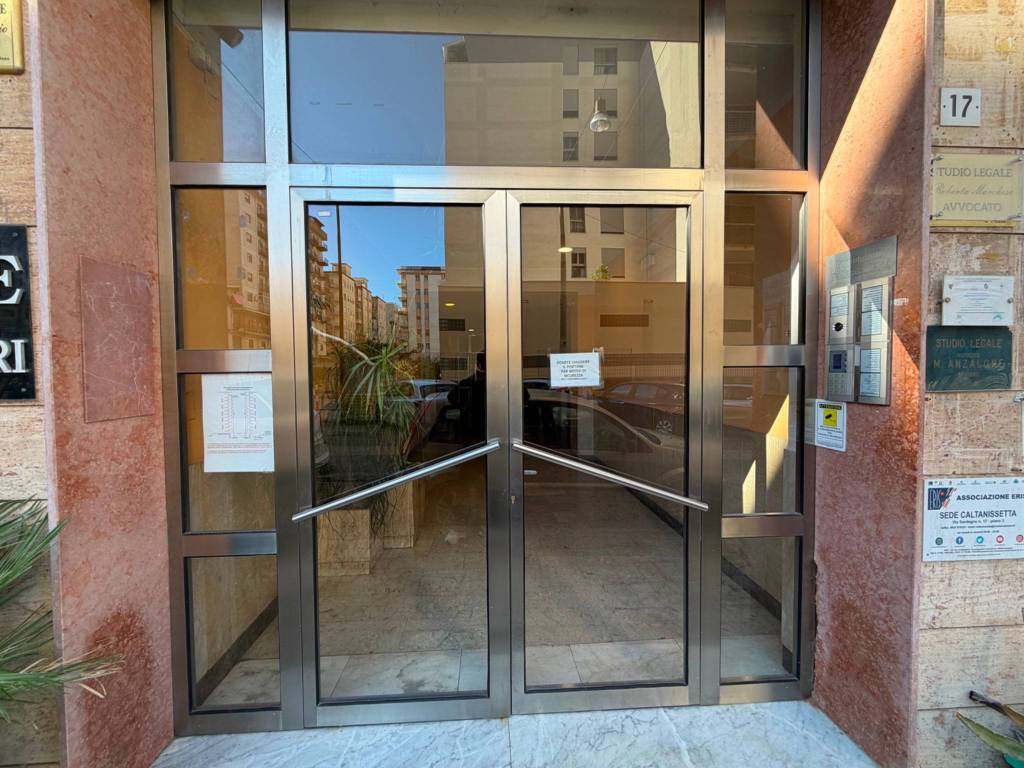 Appartamento a Caltanissetta in Via Sardegna, 17 - Foto 3