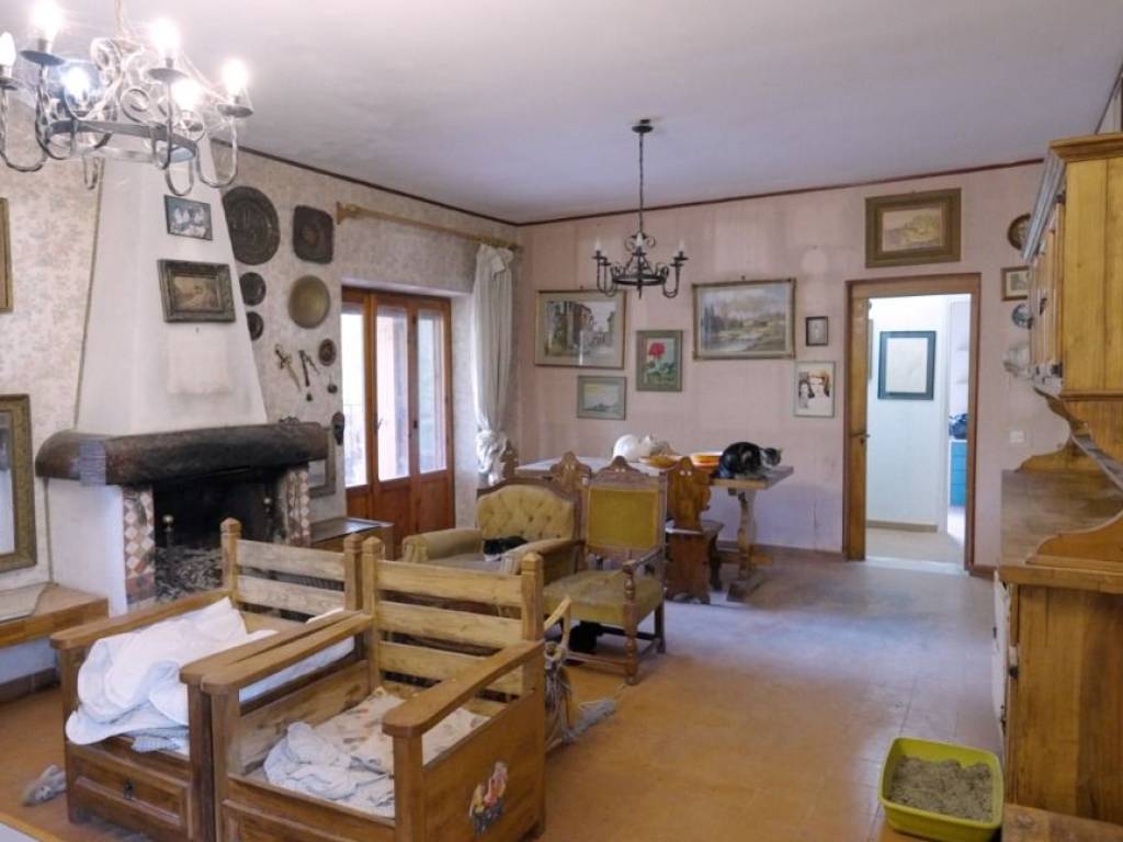 Casa indipendente a Rieti in Via Canera - Foto 2