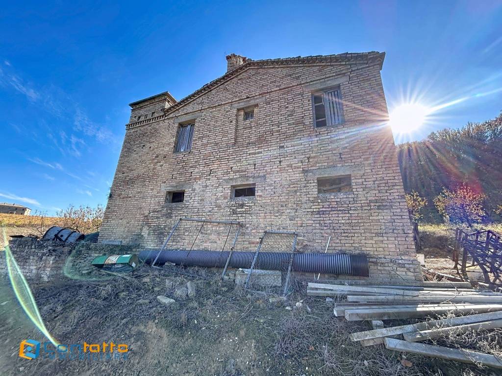 Rustico / casale a Montalto delle marche in Contrada Sant'Emidio - Foto 2