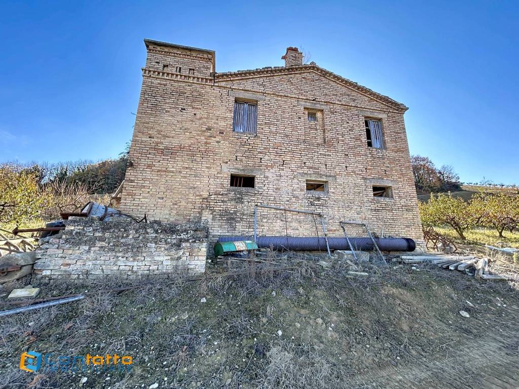 Rustico / casale a Montalto delle marche in Contrada Sant'Emidio - Foto 3