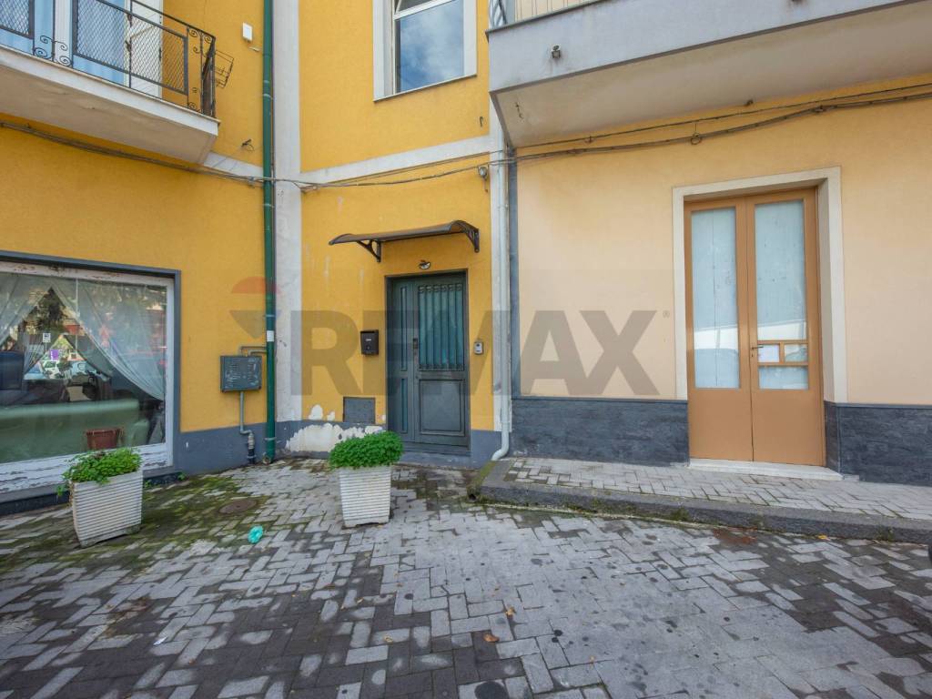 Appartamento a Belpasso in P.zza Municipio, 40 - Foto 2