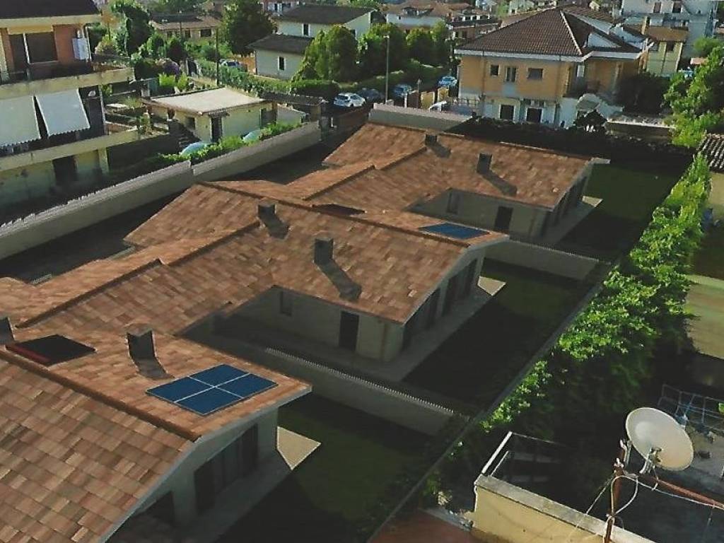 Villa a Anguillara sabazia in Via F. Carradori, 18 - Foto 2