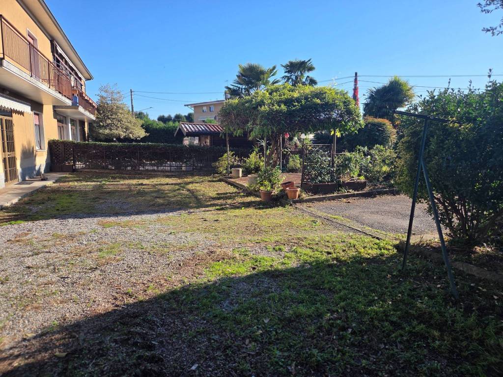 Casa indipendente a Cadrezzate con osmate in Via Rimembranze, 61 - Foto 3