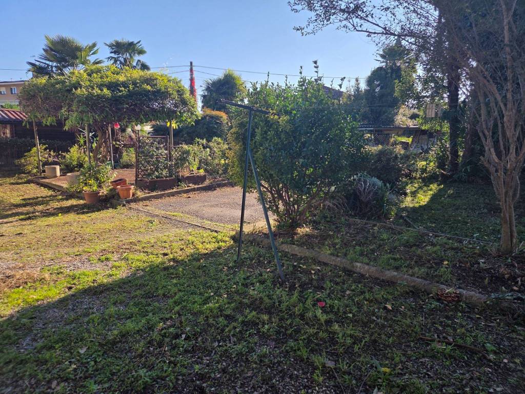 Casa indipendente a Cadrezzate con osmate in Via Rimembranze, 61 - Foto 4