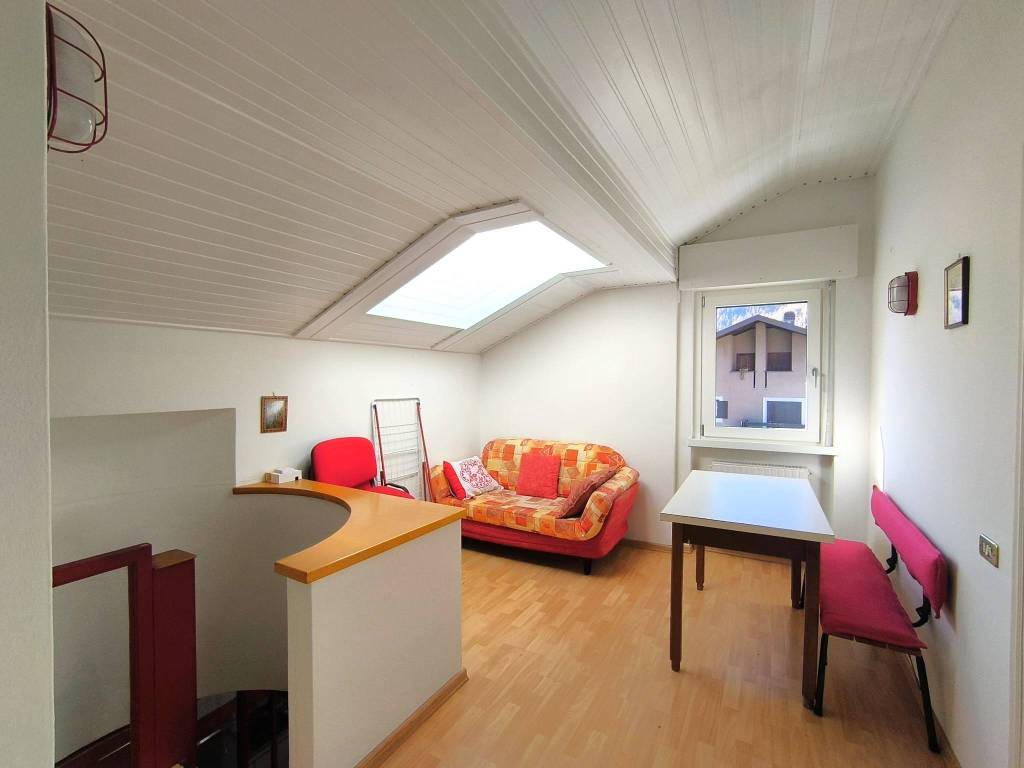 Attico / mansarda a Chiesa in valmalenco in Via Roma, 156 - Foto 2