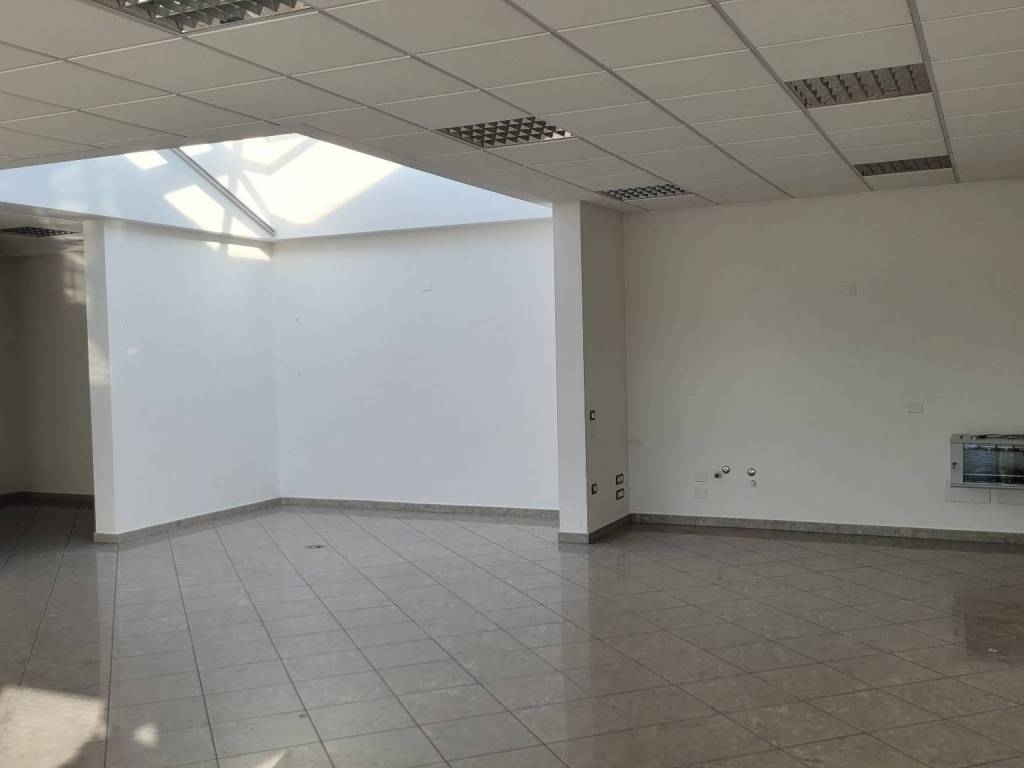 Immobile a Castelfranco veneto in Via del Commercio, 9 - Foto 5