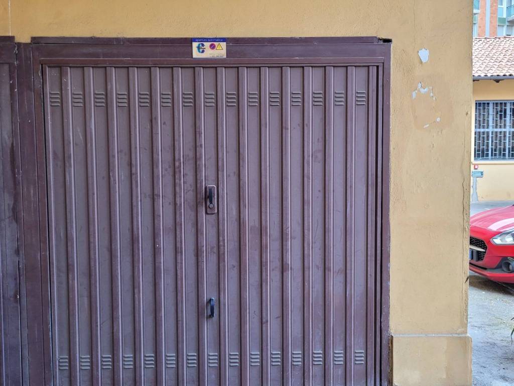 Box / garage a Bologna in Via San Felice, 137 - Foto 3