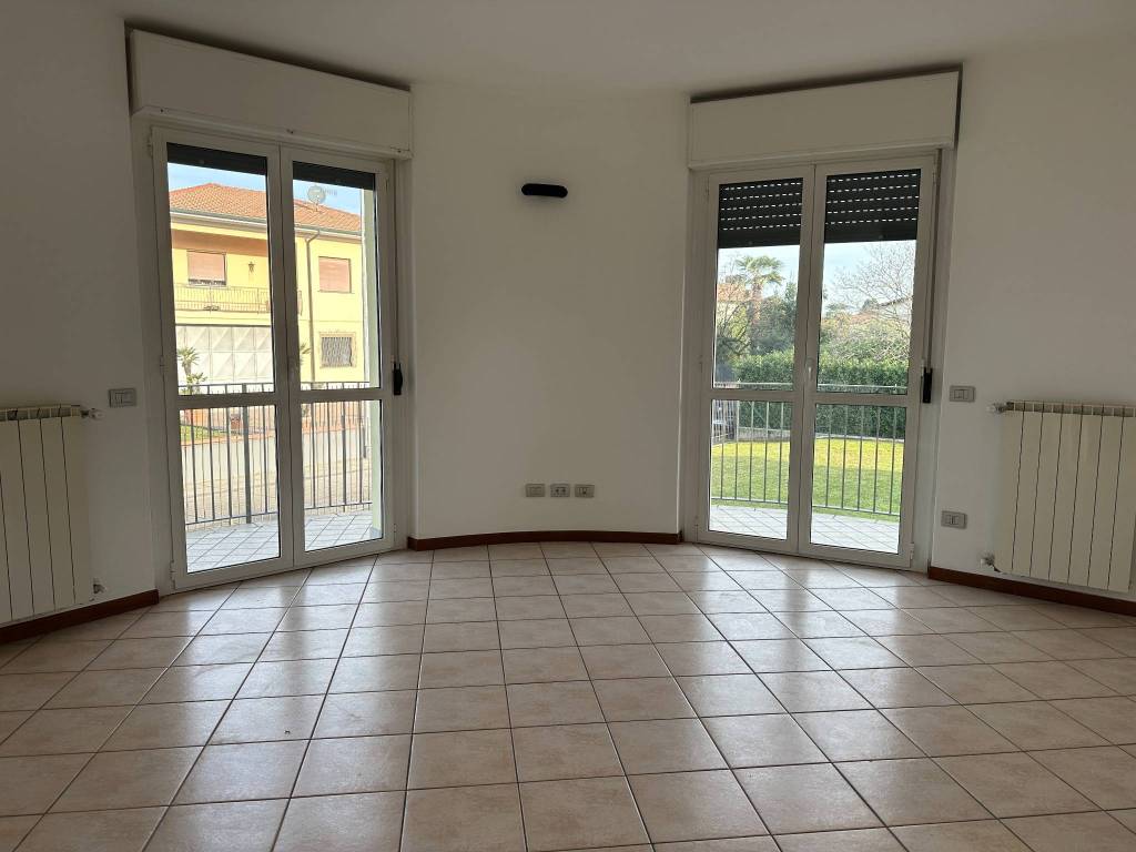 Appartamento a Arona in Via Silvio Pellico, 1 - Foto 2