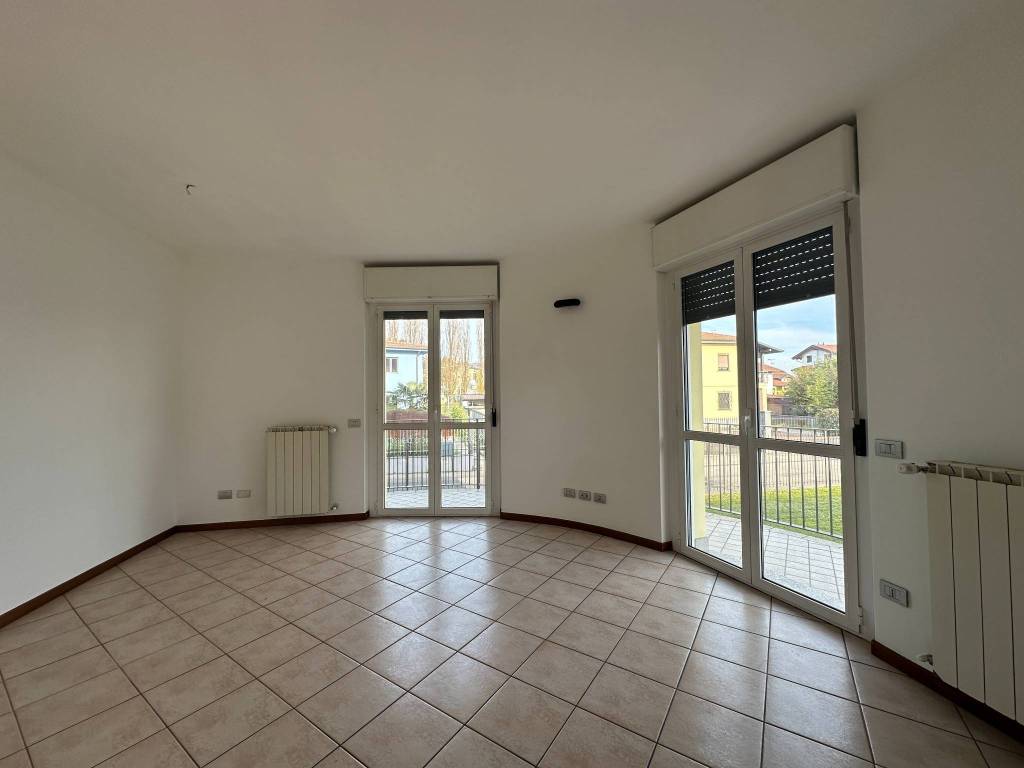 Appartamento a Arona in Via Silvio Pellico, 1 - Foto 3