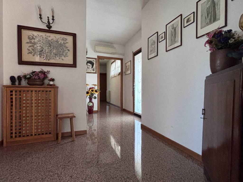 Villa a Piazzola sul brenta in Viale Silvestro Camerini - Foto 4