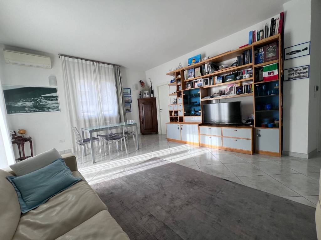 Appartamento a Riccione in Viale Santorre di Santarosa, 11 - Foto 3