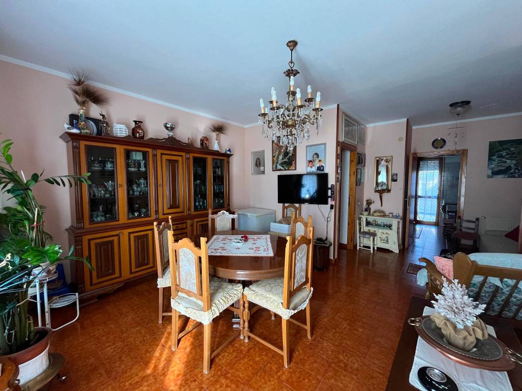 Appartamento a Isili in Via Ugo Foscolo - Foto 2