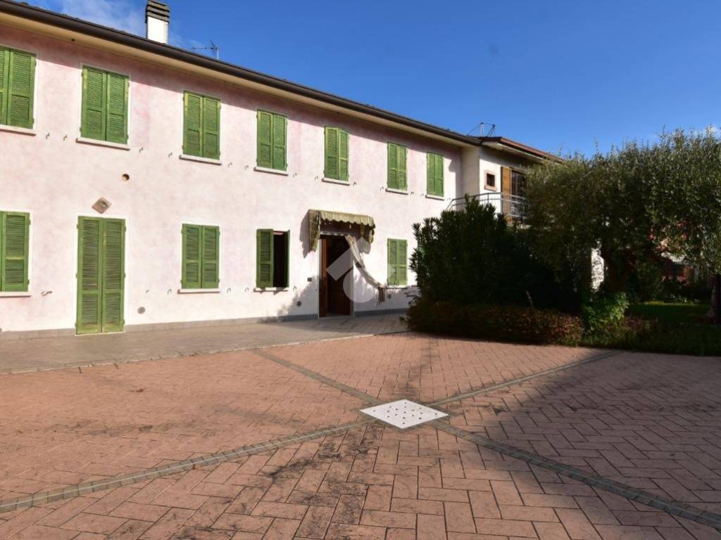 Rustico / casale a Castiglione delle stiviere in Via Dottorina - Foto 2