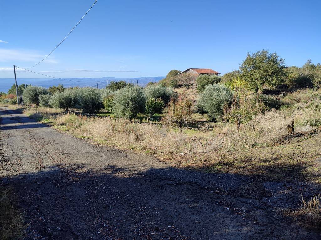 Terreno a Ragalna in CONTRADA MALATERRA - Foto 4