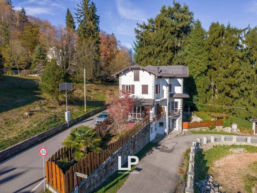 Villa a Gignese in Viale Mottino, 24 - Foto 2