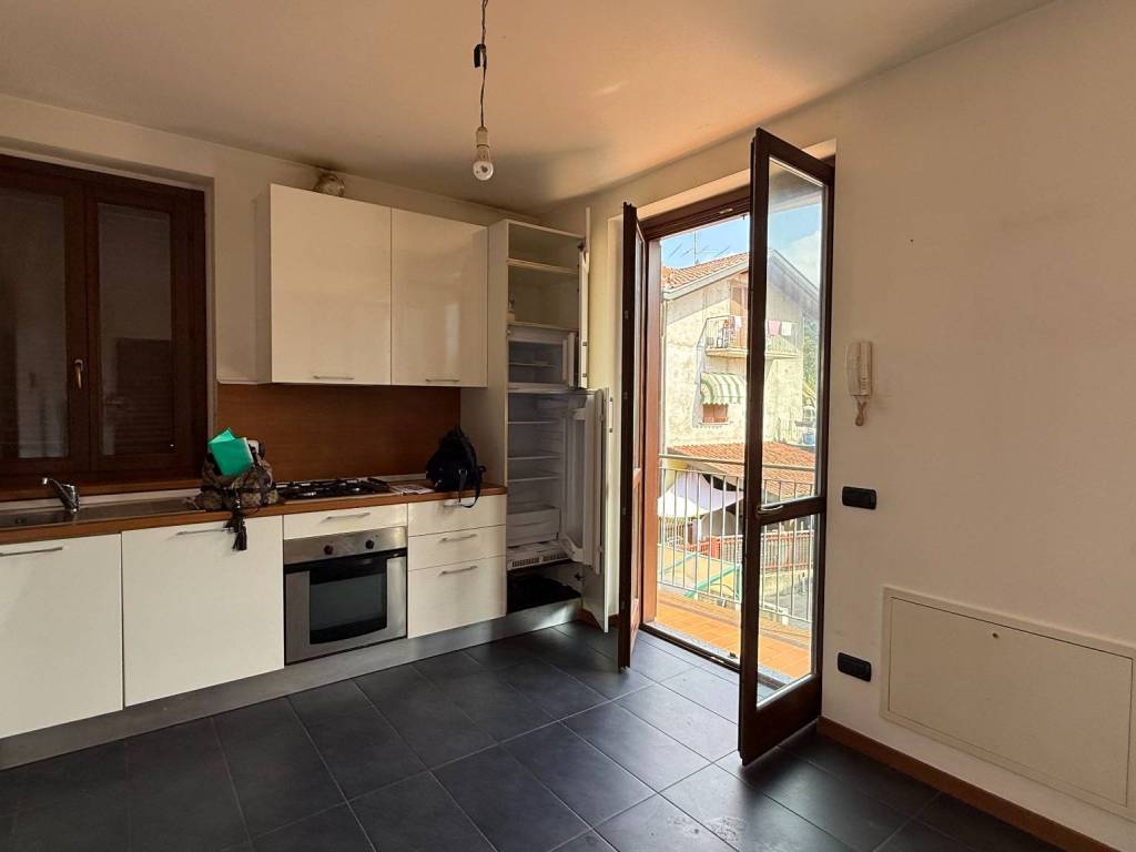 Appartamento a Lurate caccivio in Via Sinigaglia - Foto 2