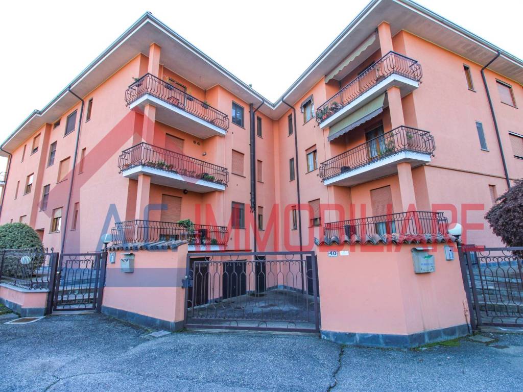 Appartamento a Sesto calende in Via Carera, 40 - Foto 2