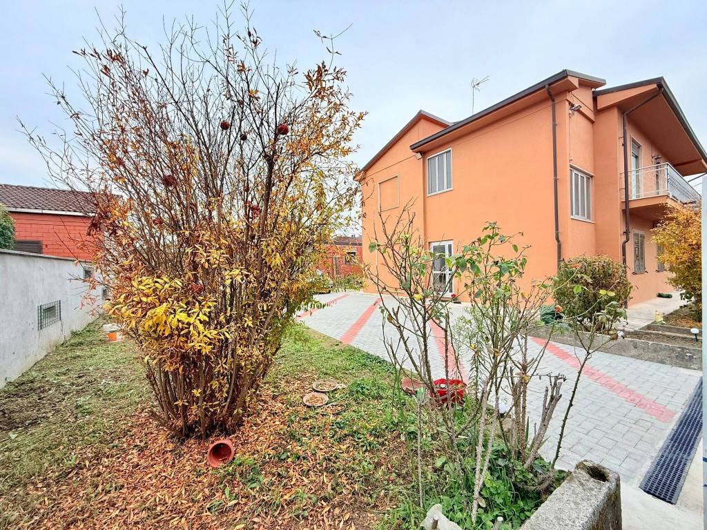 Villa a Alessandria in Via Umberto Barberis - Foto 2