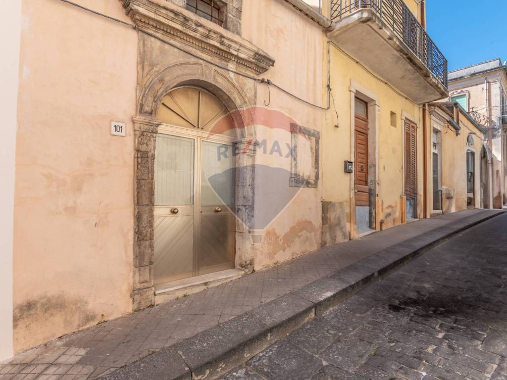 Casa indipendente a Noto in Via Cavour, 101 - Foto 2