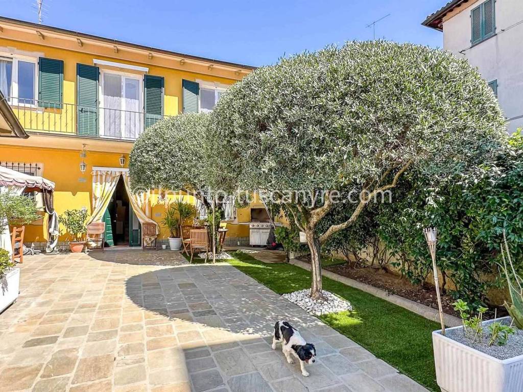 Rustico / casale a Barga in Via Cesare Biondi - Foto 2