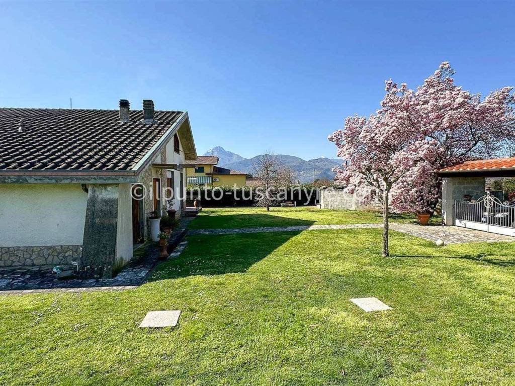 Rustico / casale a Barga in Via Roma - Foto 2