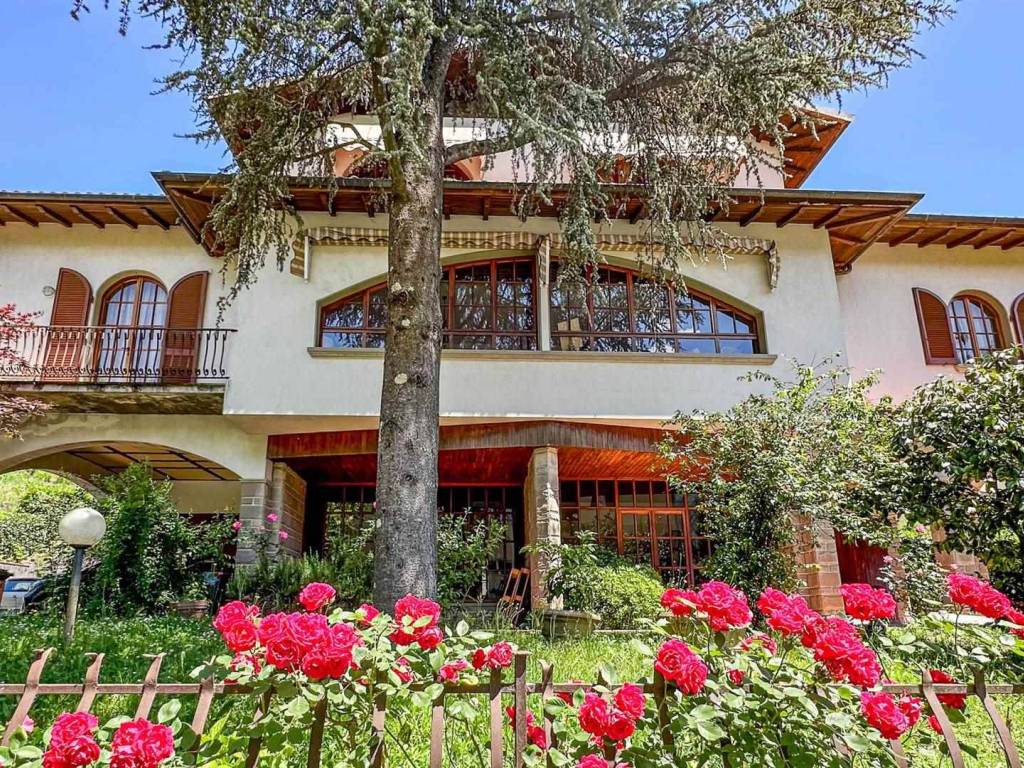 Villa a Barga in Via della Repubblica, 32 - Foto 5
