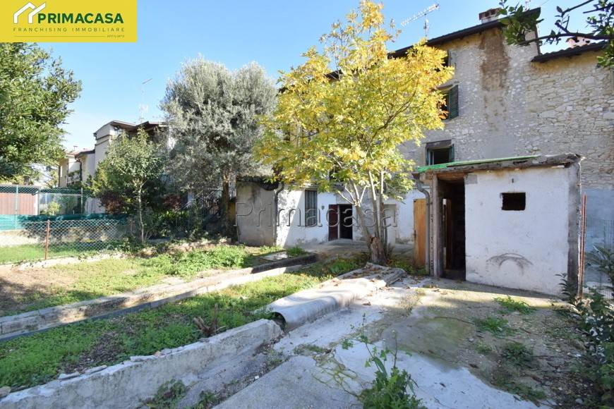 Casa indipendente a Verona in Via Valpantena, 135 - Foto 2