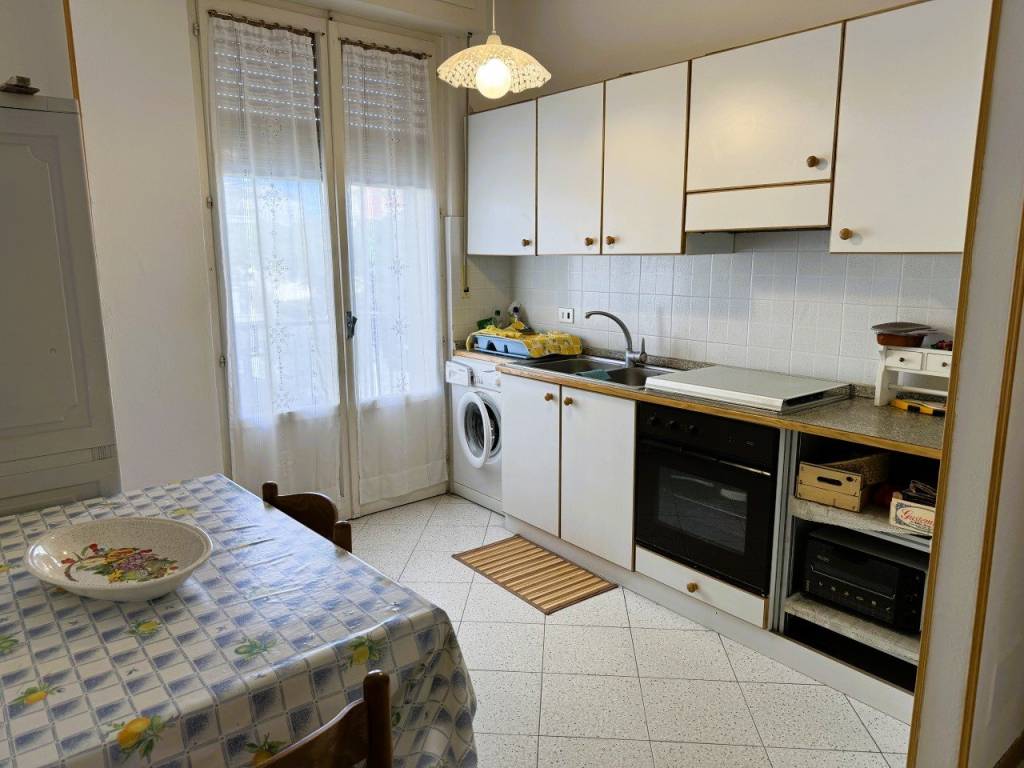 Appartamento a Follonica in Via Lago di Bracciano - Foto 2