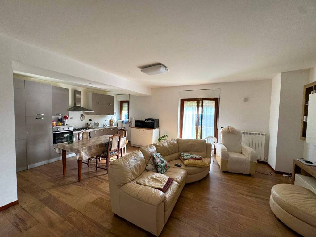 Appartamento a Santa vittoria in matenano in via San Salvatore - Foto 2